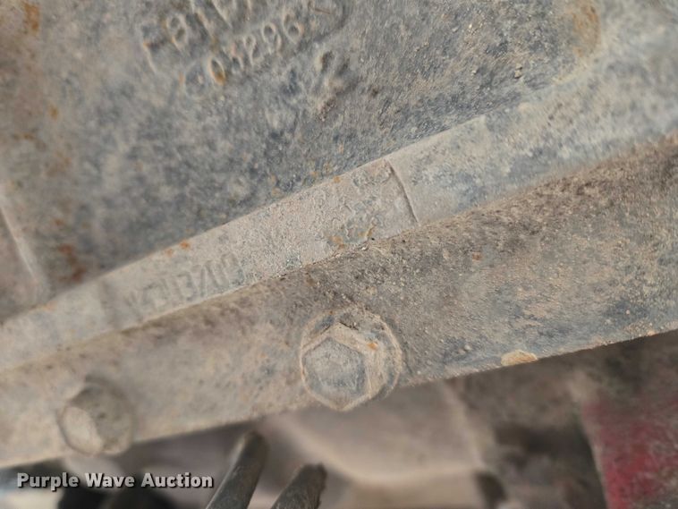 image for item ET5361 2005 Kenworth T800 semi truck