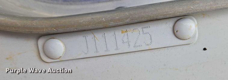 image for item ET5361 2005 Kenworth T800 semi truck