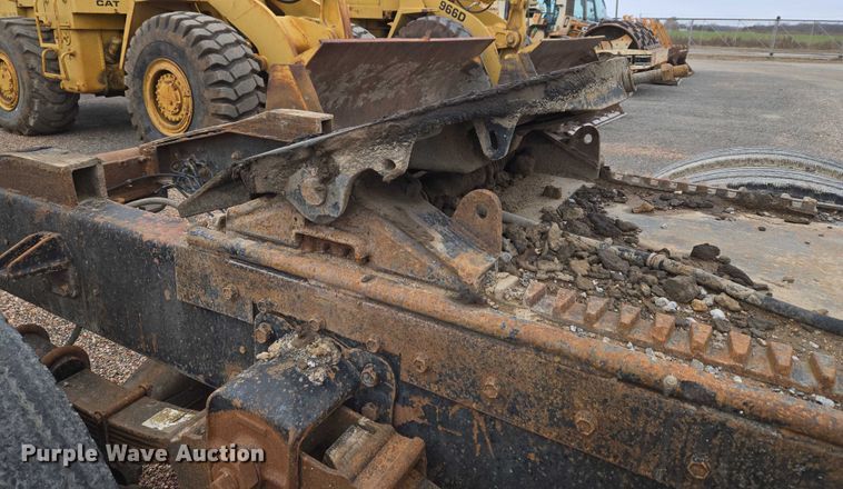 image for item ET5362 1981 Peterbilt semi truck