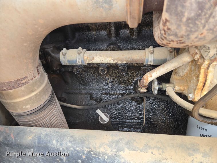 image for item ET5362 1981 Peterbilt semi truck