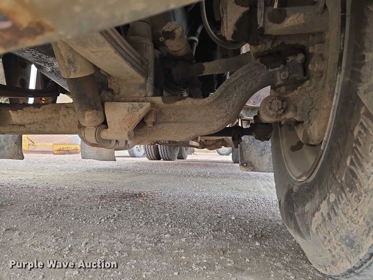 image for item ET5362 1981 Peterbilt semi truck