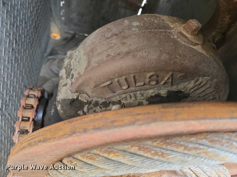 image for item ET5362 1981 Peterbilt semi truck