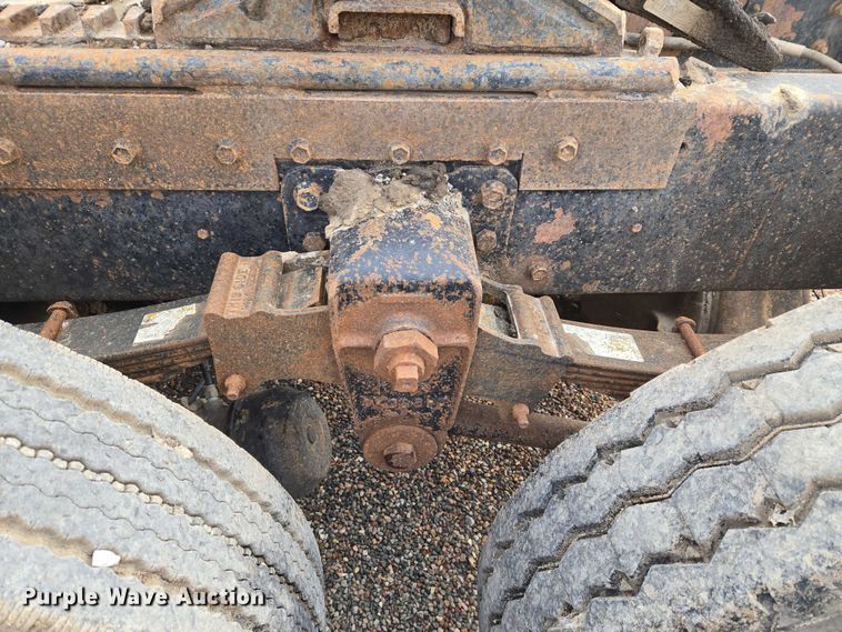 image for item ET5362 1981 Peterbilt semi truck