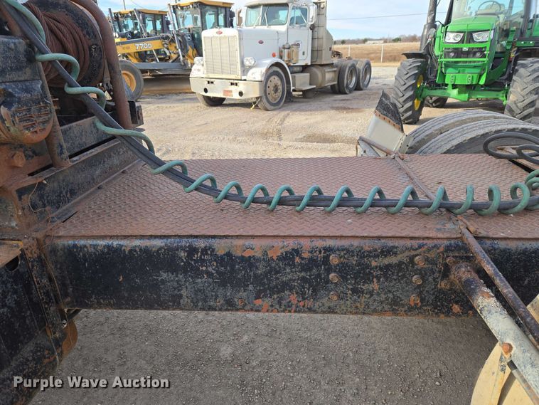 image for item ET5363 1982 International 2575 winch truck