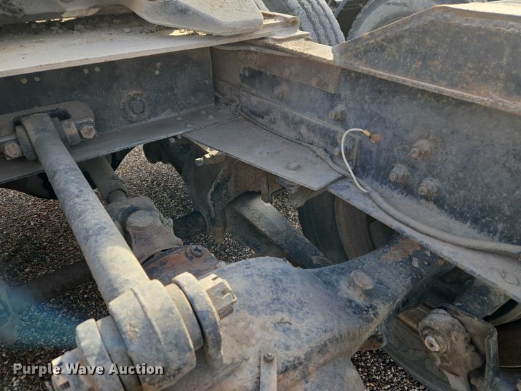 image for item ET5363 1982 International 2575 winch truck