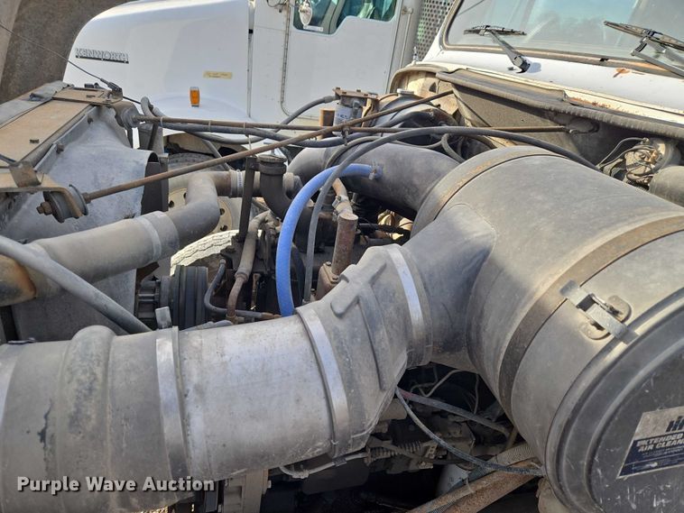 image for item ET5363 1982 International 2575 winch truck