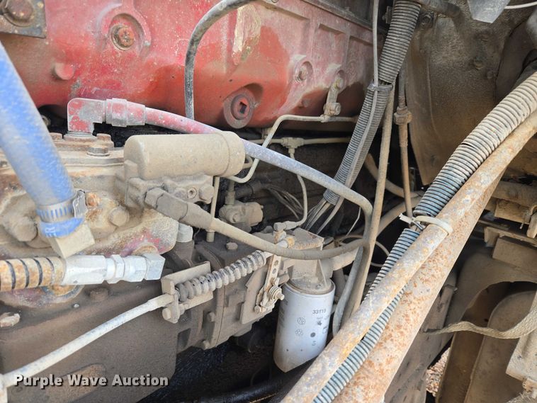 image for item ET5363 1982 International 2575 winch truck