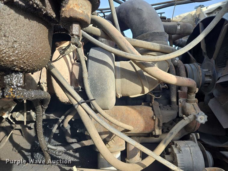 image for item ET5363 1982 International 2575 winch truck