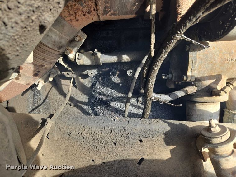 image for item ET5363 1982 International 2575 winch truck