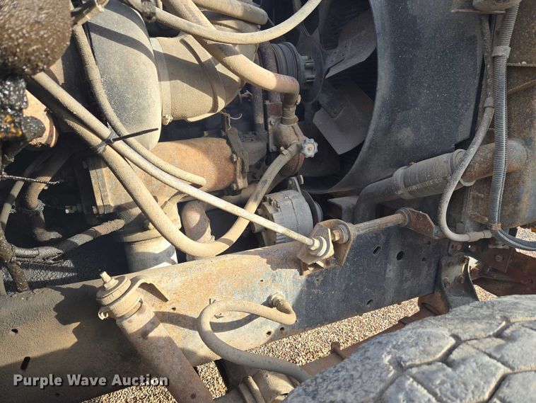 image for item ET5363 1982 International 2575 winch truck