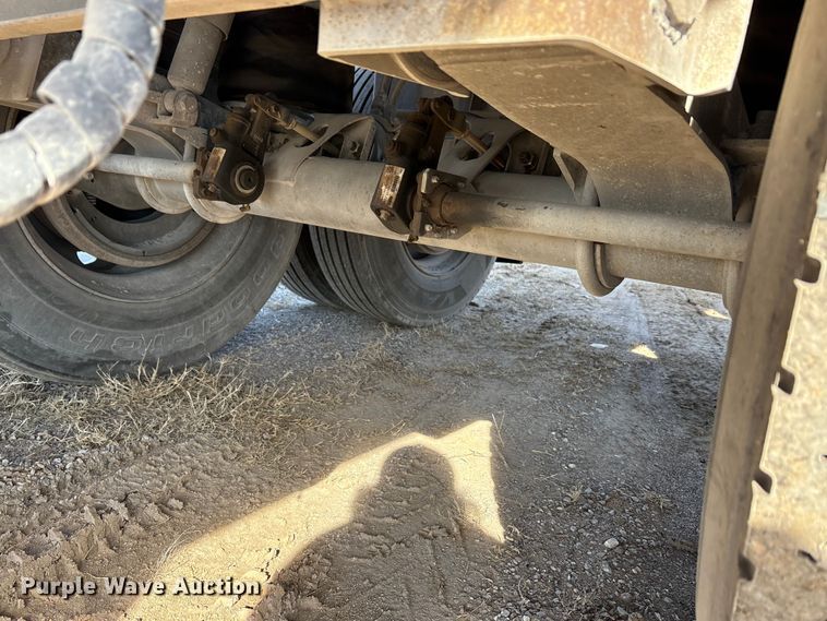 image for item ET5404 2001 Travis Body & Trailer, Inc. end dump trailer