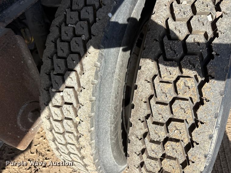 image for item ET5404 2001 Travis Body & Trailer, Inc. end dump trailer