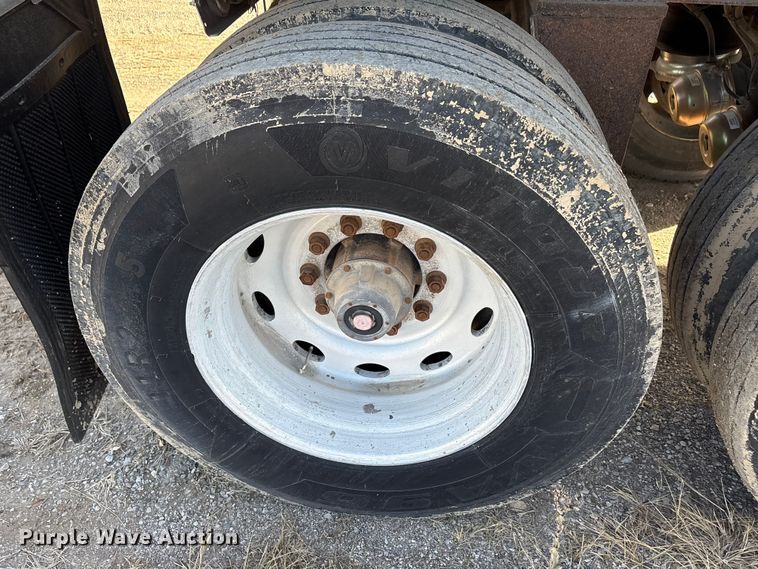 image for item ET5404 2001 Travis Body & Trailer, Inc. end dump trailer