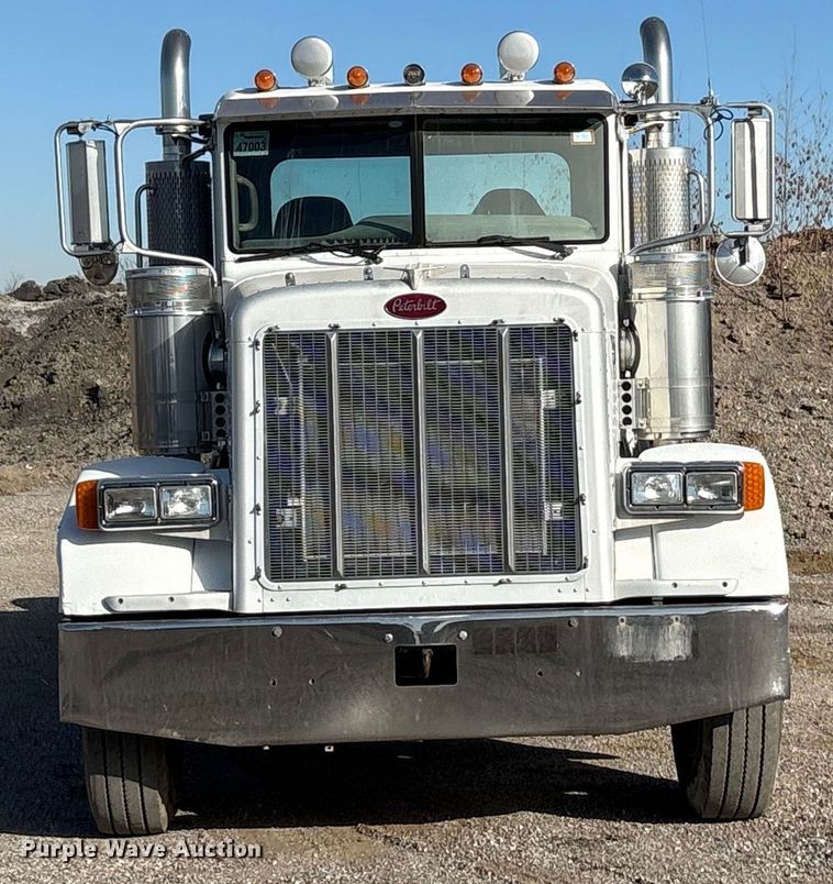 image for item ET5407 2007 Peterbilt 379 semi truck