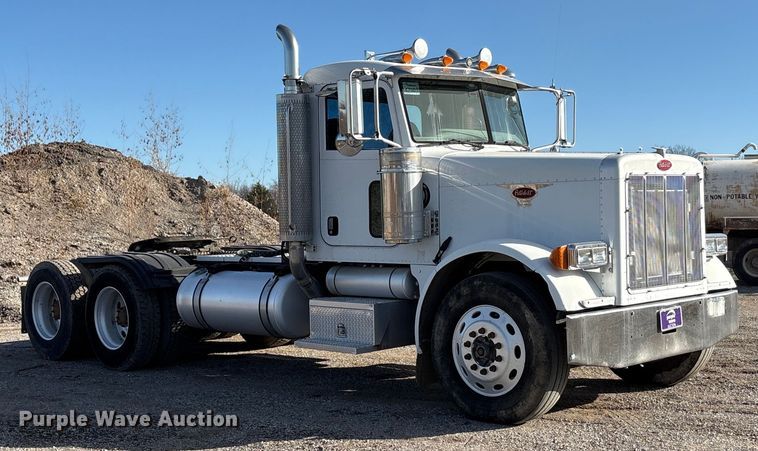 image for item ET5407 2007 Peterbilt 379 semi truck