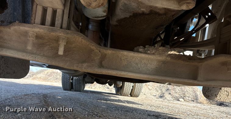 image for item ET5407 2007 Peterbilt 379 semi truck