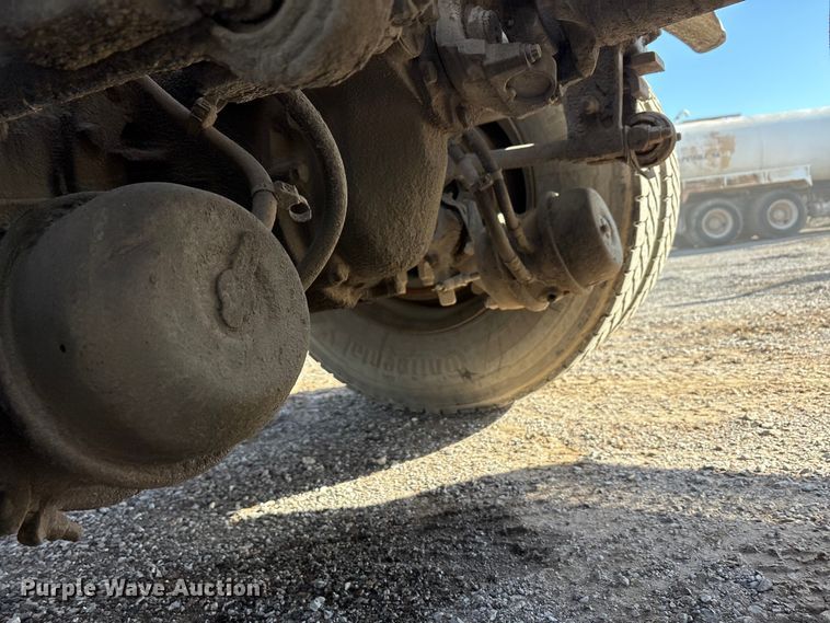 image for item ET5407 2007 Peterbilt 379 semi truck