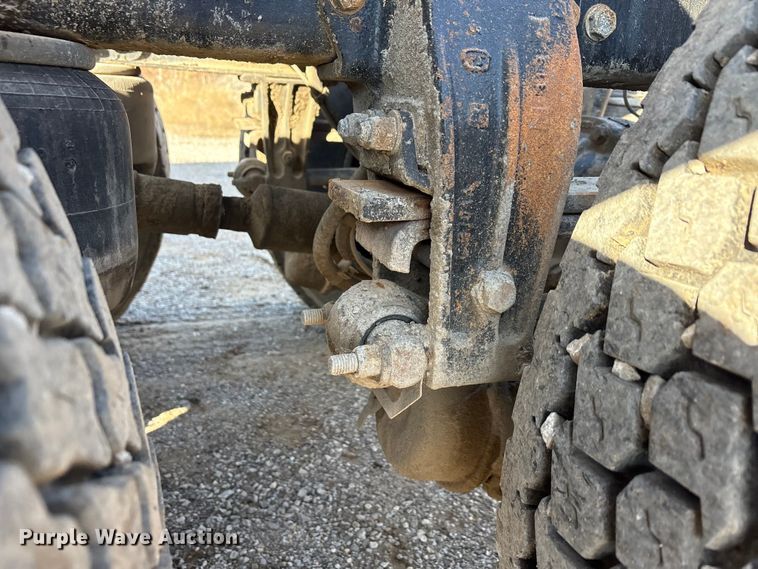 image for item ET5407 2007 Peterbilt 379 semi truck