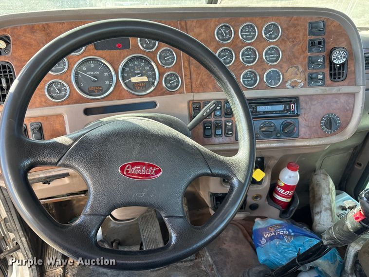 image for item ET5407 2007 Peterbilt 379 semi truck