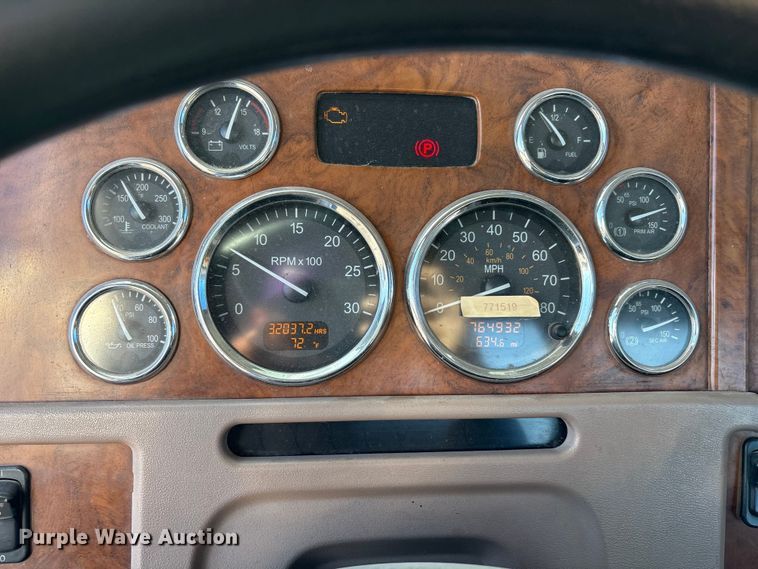 image for item ET5407 2007 Peterbilt 379 semi truck