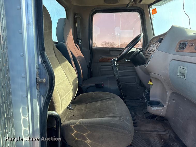 image for item ET5407 2007 Peterbilt 379 semi truck