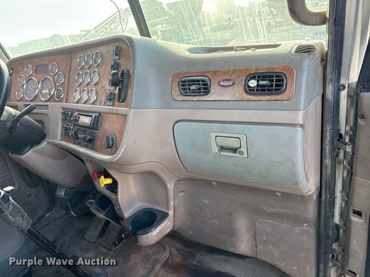 image for item ET5407 2007 Peterbilt 379 semi truck