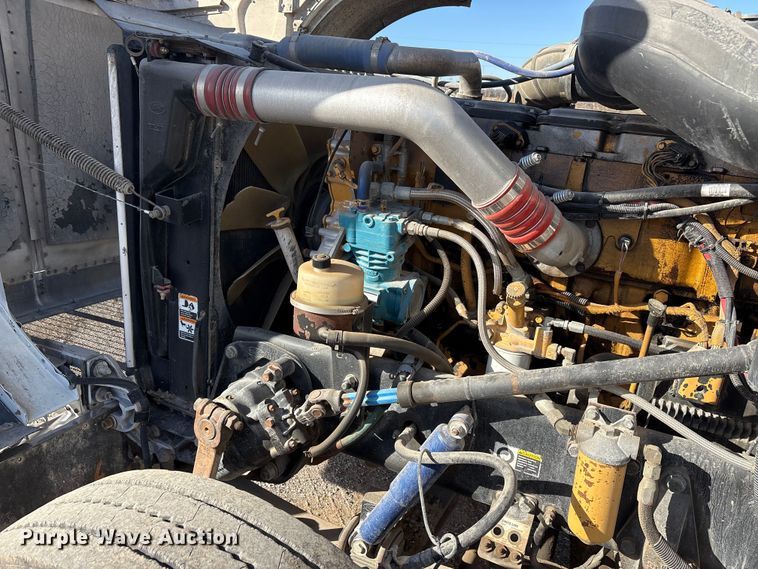 image for item ET5407 2007 Peterbilt 379 semi truck