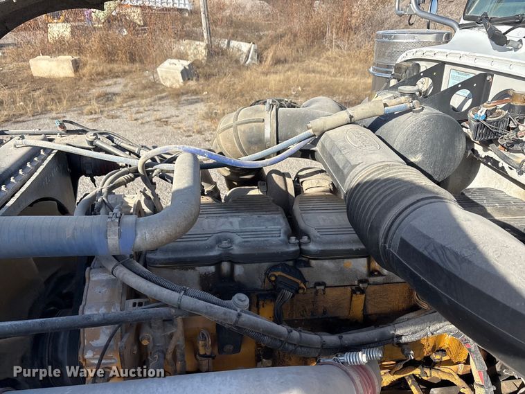 image for item ET5407 2007 Peterbilt 379 semi truck