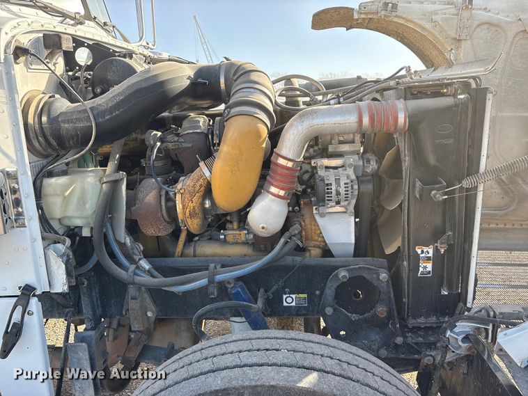 image for item ET5407 2007 Peterbilt 379 semi truck