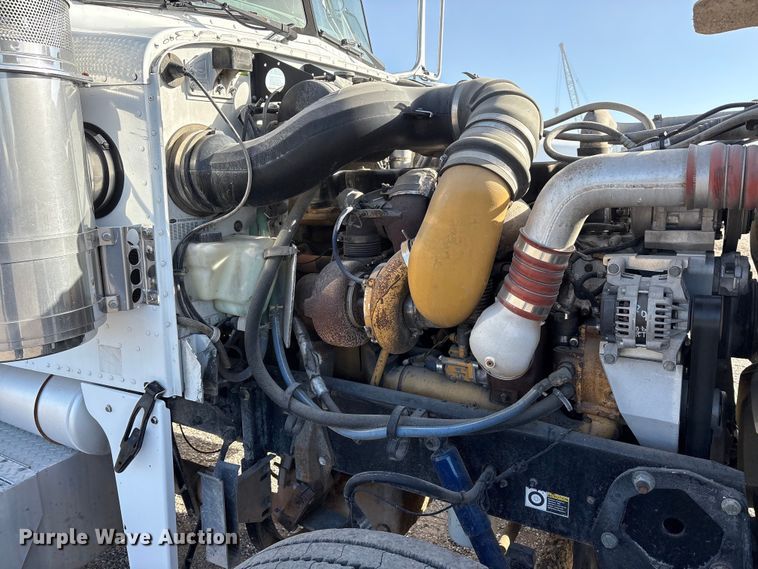 image for item ET5407 2007 Peterbilt 379 semi truck