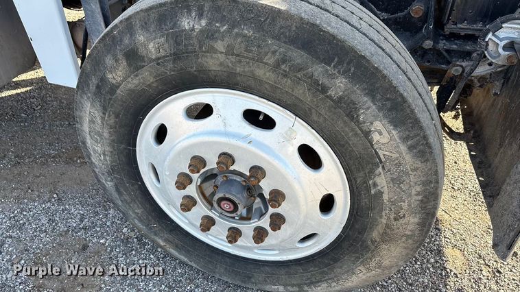 image for item ET5407 2007 Peterbilt 379 semi truck