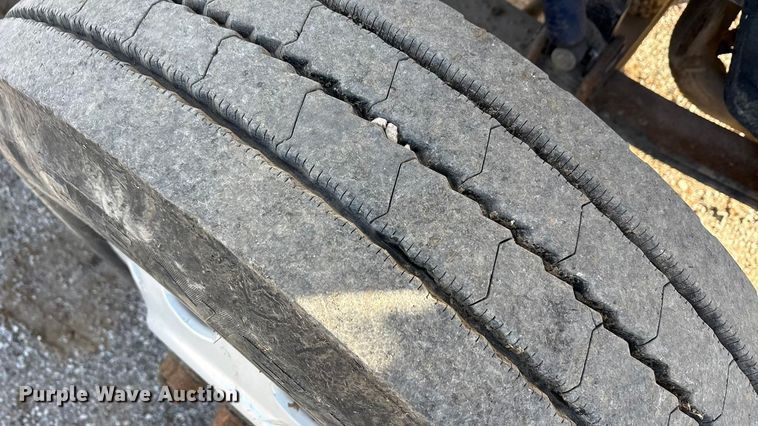 image for item ET5407 2007 Peterbilt 379 semi truck