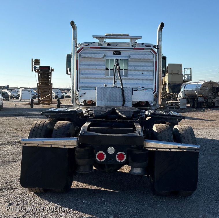 image for item ET5413 2013 Freightliner Coronado semi truck