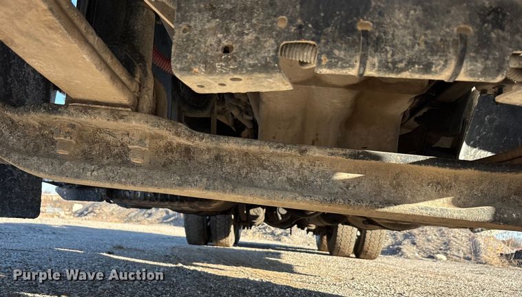 image for item ET5413 2013 Freightliner Coronado semi truck