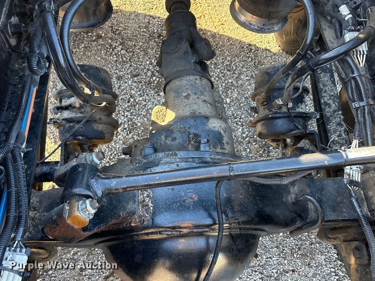 image for item ET5413 2013 Freightliner Coronado semi truck