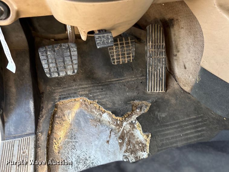 image for item ET5413 2013 Freightliner Coronado semi truck