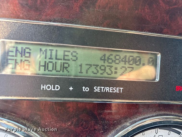 image for item ET5413 2013 Freightliner Coronado semi truck