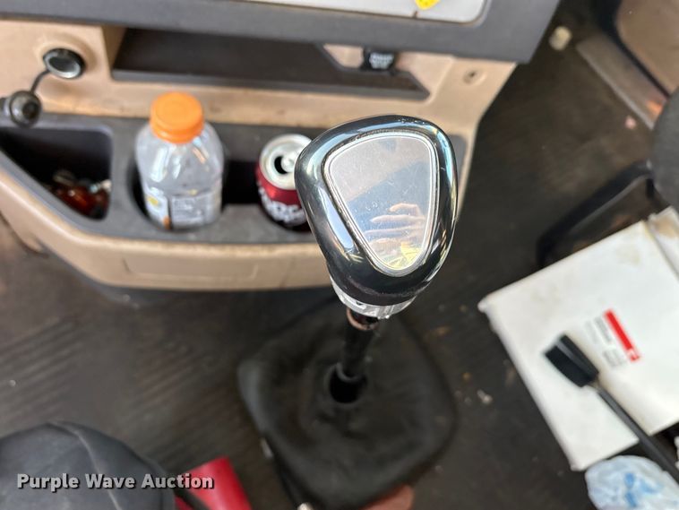 image for item ET5413 2013 Freightliner Coronado semi truck