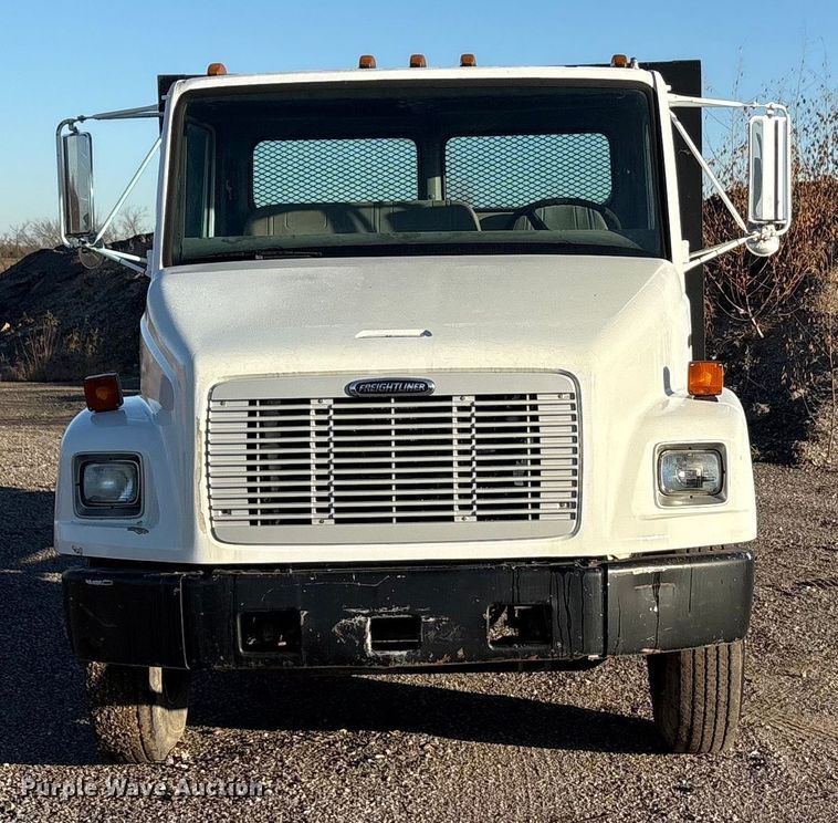 image for item ET5417 1998 Freightliner FL60 flatbed truck