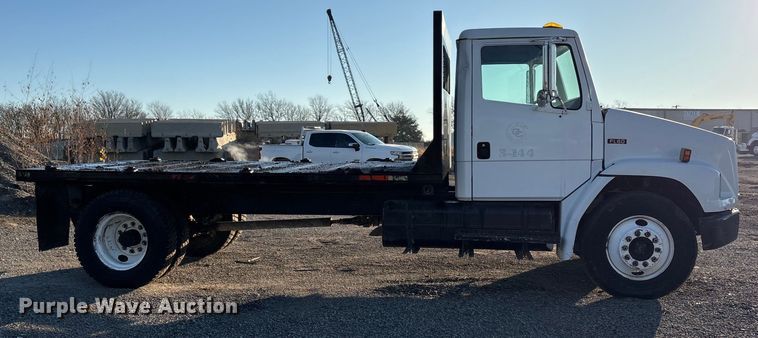 image for item ET5417 1998 Freightliner FL60 flatbed truck