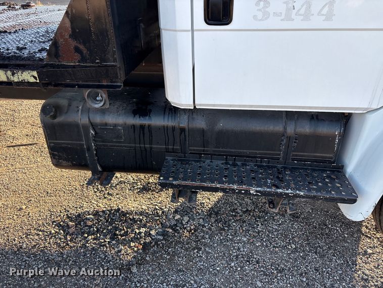 image for item ET5417 1998 Freightliner FL60 flatbed truck