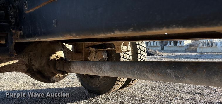 image for item ET5417 1998 Freightliner FL60 flatbed truck