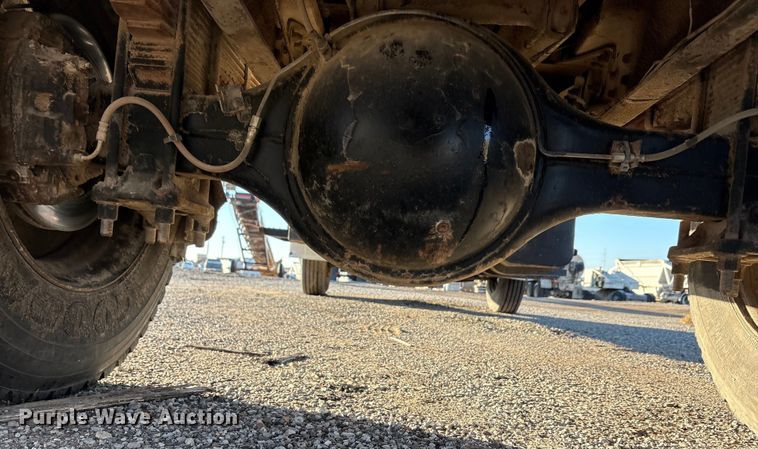 image for item ET5417 1998 Freightliner FL60 flatbed truck