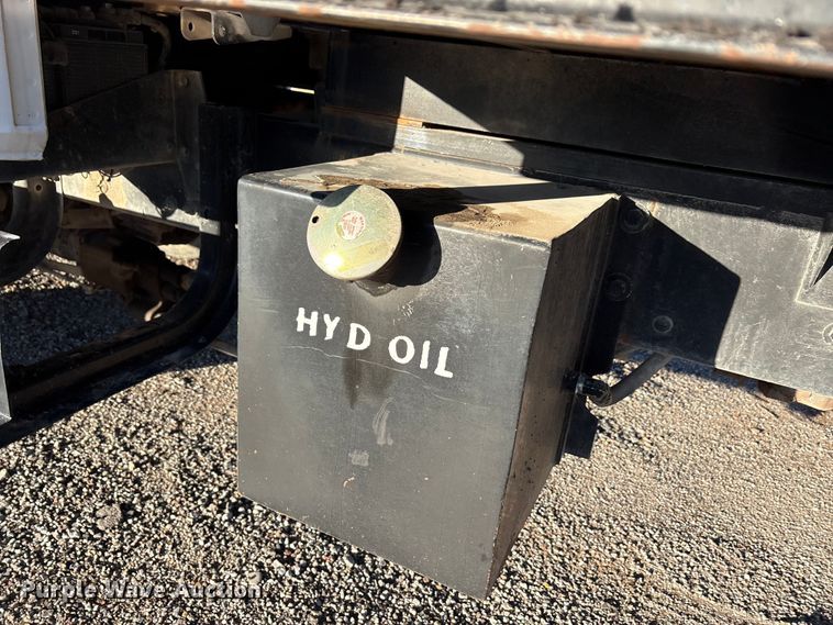 image for item ET5417 1998 Freightliner FL60 flatbed truck