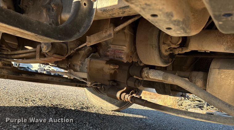 image for item ET5417 1998 Freightliner FL60 flatbed truck