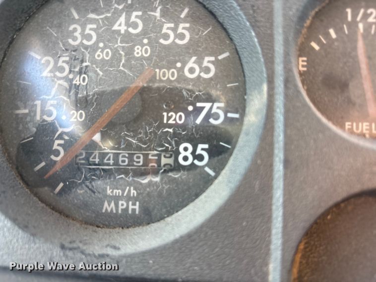 image for item ET5417 1998 Freightliner FL60 flatbed truck