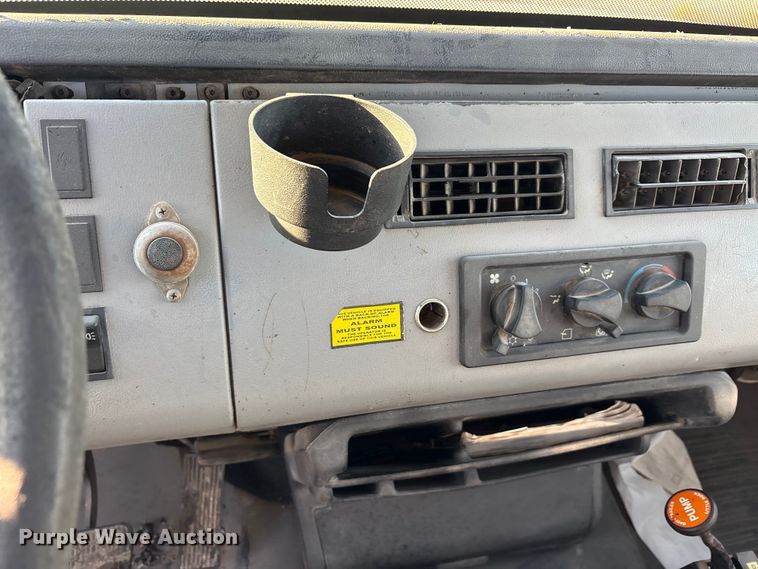 image for item ET5417 1998 Freightliner FL60 flatbed truck