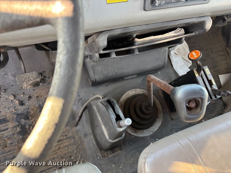 image for item ET5417 1998 Freightliner FL60 flatbed truck