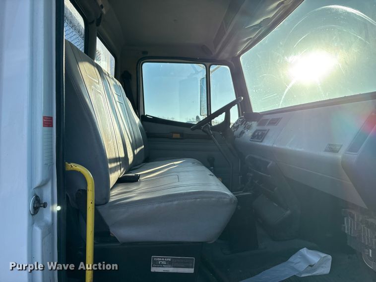 image for item ET5417 1998 Freightliner FL60 flatbed truck