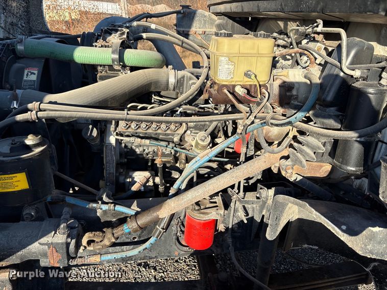 image for item ET5417 1998 Freightliner FL60 flatbed truck